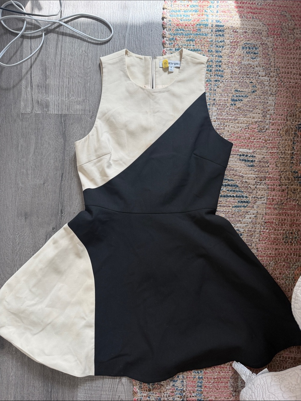 Elizabeth and James Black and Cream Diagonal Colorblock Fit-and-Flare Mini Dress